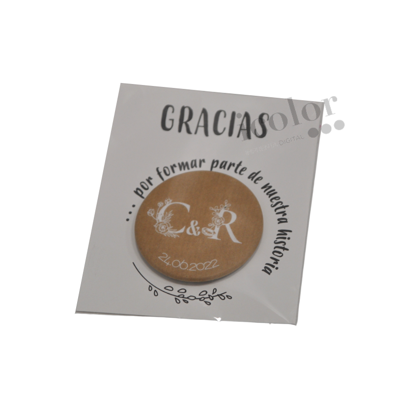 Chapa para detalle de boda en su packaging